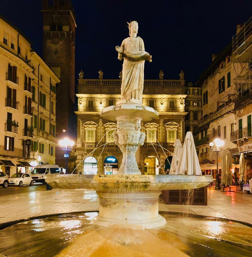 Апартаменти Casa Martini Piazza Erbe Верона Екстер'єр фото